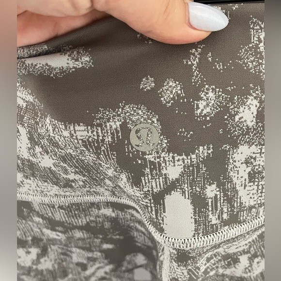 39. Lululemon Wunder Under High-Rise Crop 23” - Picture 6 of 7